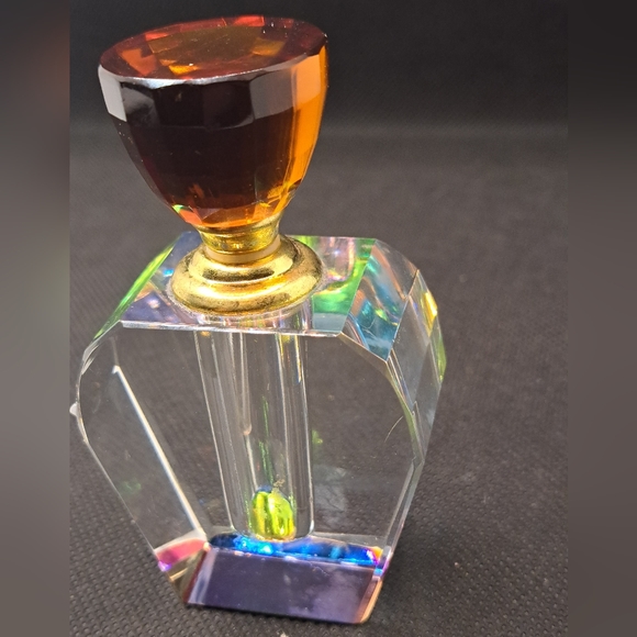 Clear Crystal Vanity Perfume Bottle Faceted Cut Red Stopper. - Picture 6 of 7